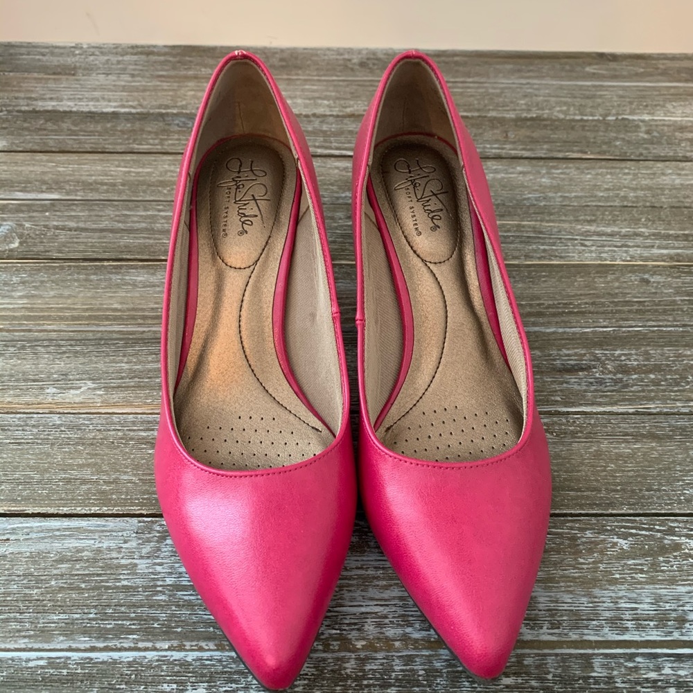 NIB Life Stride Pink Point-toe shoes 9.5